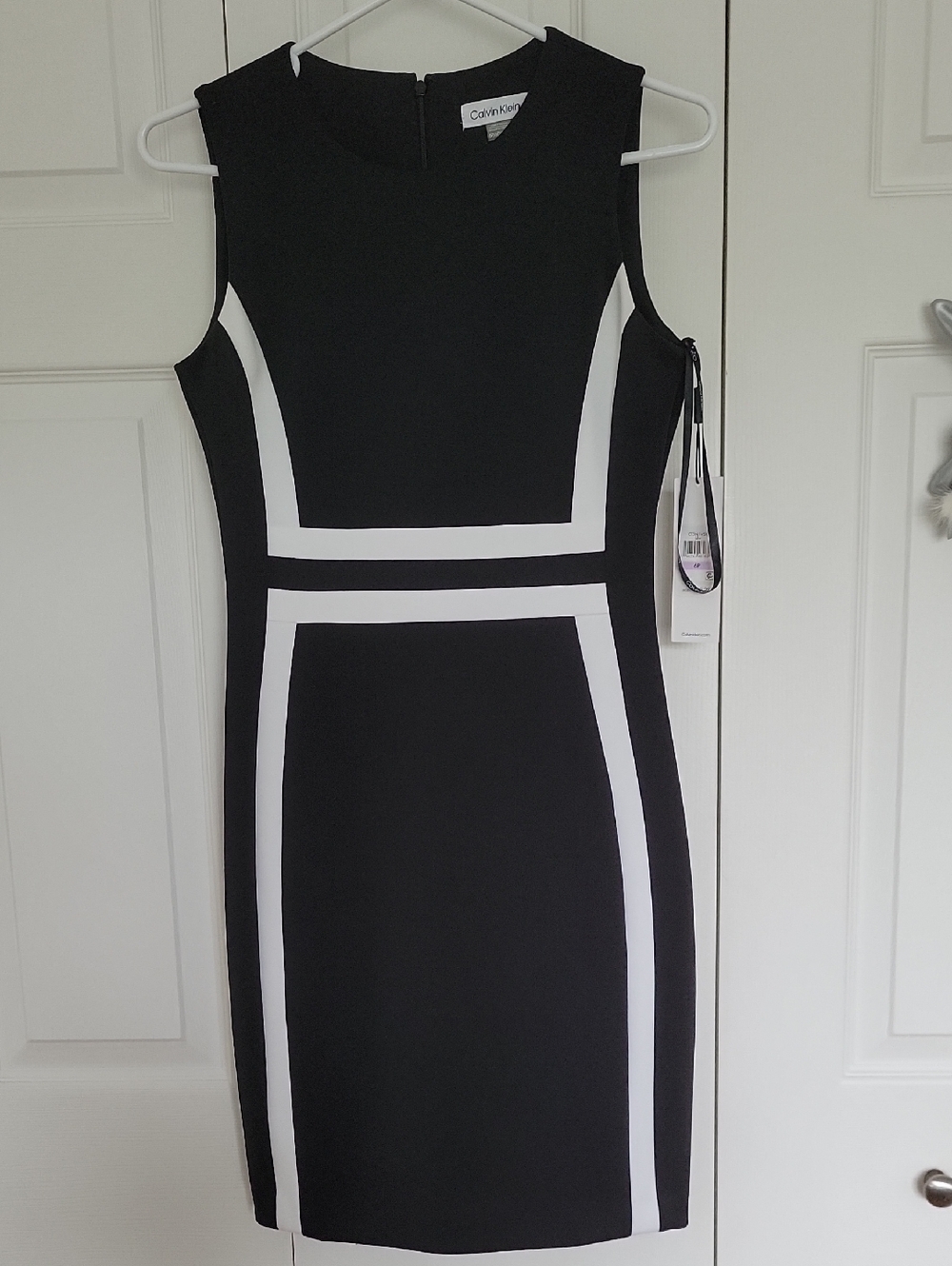 Calvin Klein Black and White Paneled Mini Sheath Dress 6 Petite